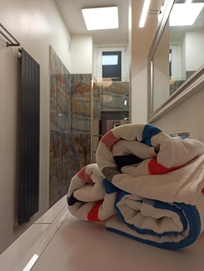 Apartament Rozeta Centrum 6Os Legnica Esterno foto