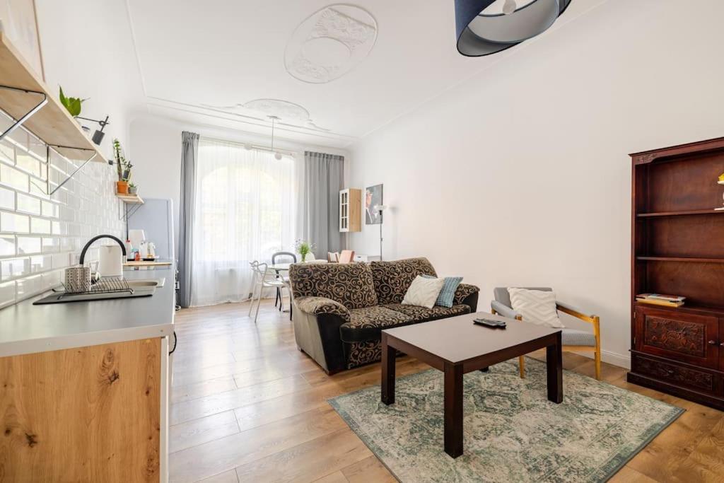 Apartament Rozeta Centrum 6Os Legnica Esterno foto