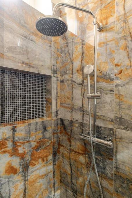Apartament Rozeta Centrum 6Os Legnica Esterno foto